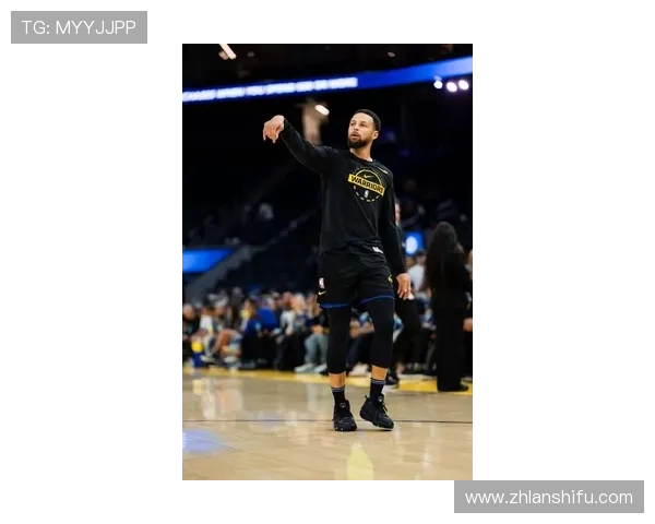 斯蒂芬库里引领新时代篮球风潮展现精准投射与领袖魅力 斯蒂芬库里引领新时代篮球风潮展现精准投射与领袖魅力