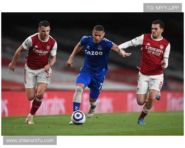 深度聚焦当代足球运动员成长轨迹与赛场风采及幕后故事全景解析研究